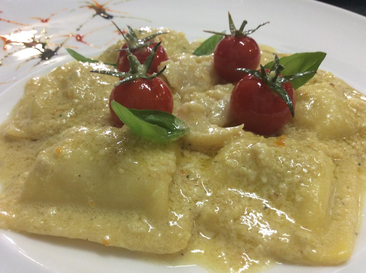 Il Borghetto Hotel Ristorante ลาเมเซ แตร์เม ภายนอก รูปภาพ