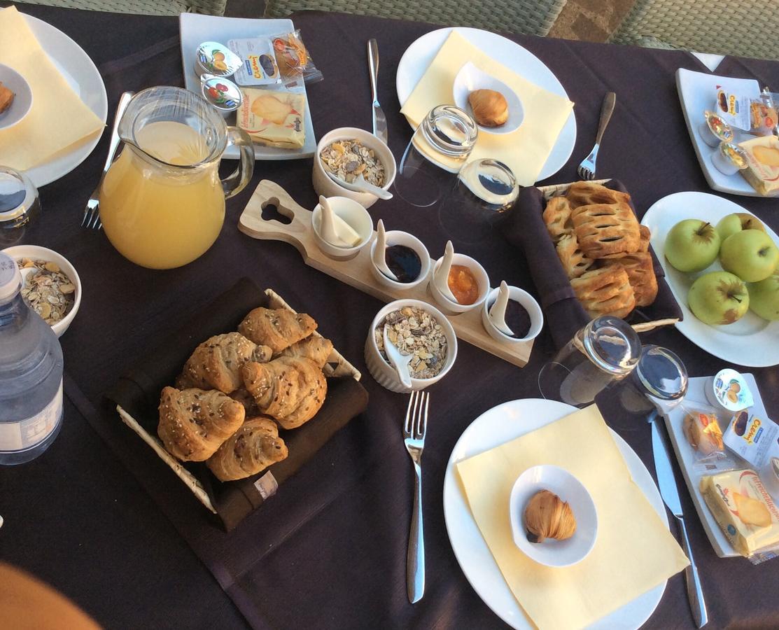 Il Borghetto Hotel Ristorante ลาเมเซ แตร์เม ภายนอก รูปภาพ