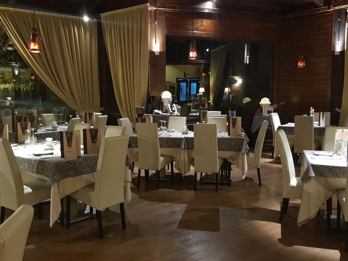 Il Borghetto Hotel Ristorante ลาเมเซ แตร์เม ภายนอก รูปภาพ